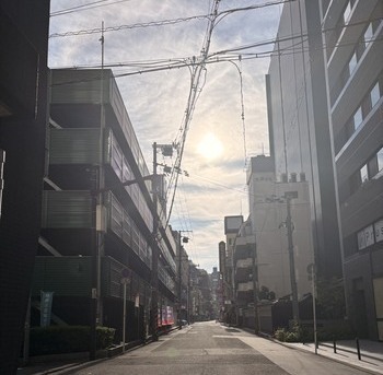 朝のお掃除。　byTGW