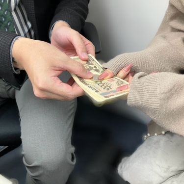 【りかさん】お給料受け取りの様子をのぞき見してみた👀💰